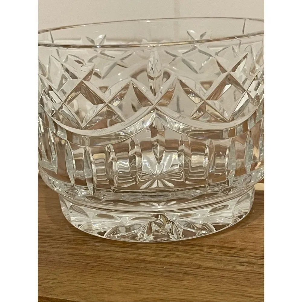 Threshold crystal bowl